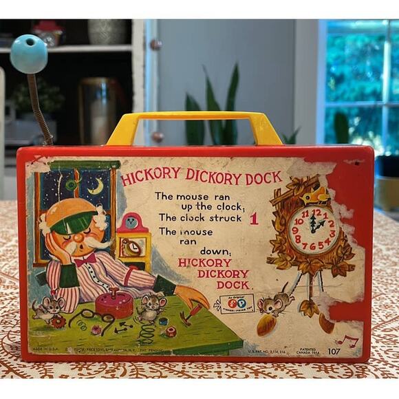 Vintage 1971 Fisher Price Music Box Clock Radio Plays Hickory Dickory Dock Mouse - Picture 2 of 4